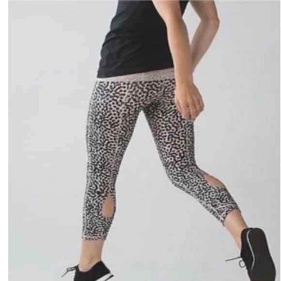 Lululemon Wunder Under Crop Ace Spot Grain Special Edition Size 8 - Picture 14 of 14